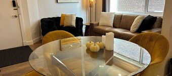 Love nest 1 river from the castle! Free parking! Refurbished, Air conditioner