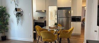 Love nest 1 river from the castle! Free parking! Refurbished, Air conditioner