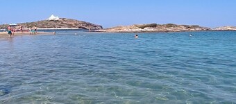 Cozy and luxury by the sea with spectacular view. Family sized with bbq and yard