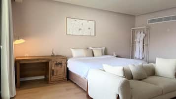 Decoración personalizada, muebles diferentes y escritorio