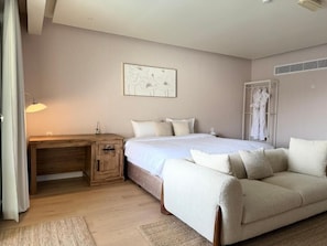Individually decorated, individually furnished, desk, laptop workspace - WADINA RESORT   (Wadi Bani Khalid)