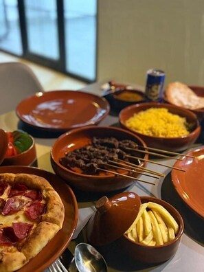 الطعام والشراب