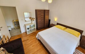 1 bedroom, iron/ironing board, free WiFi, bed sheets