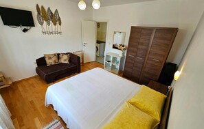 1 bedroom, iron/ironing board, free WiFi, bed sheets - 1 bedroom cozy apartment in Vrbnik (Vrbnik)