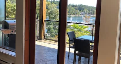 Great getaway on Salt Spring Island - Full 2bdrm Condo - Unit103