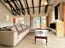 小屋 | 起居区 | 平板电视