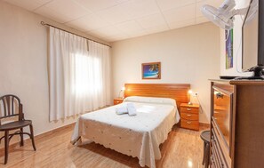 4 bedrooms, free WiFi, bed sheets