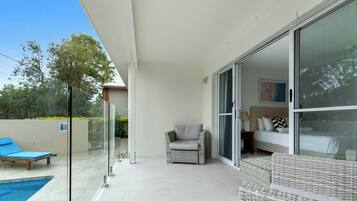 Three Bedroom Apartment - Pet Friendly | Terrace/patio
