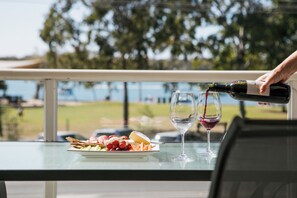 Apartamento, 2 habitaciones, balcón, vistas al río | Terraza o patio