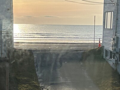 Location location location - renovated 2-bedroom condo on Long Sands Beach 