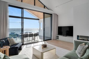 Télévision, cheminée