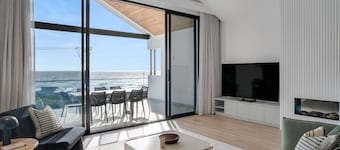 202Espy: RIVA~Sleeps 8~Brand new luxury beachfront
