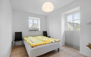 3 bedrooms, travel crib, free WiFi