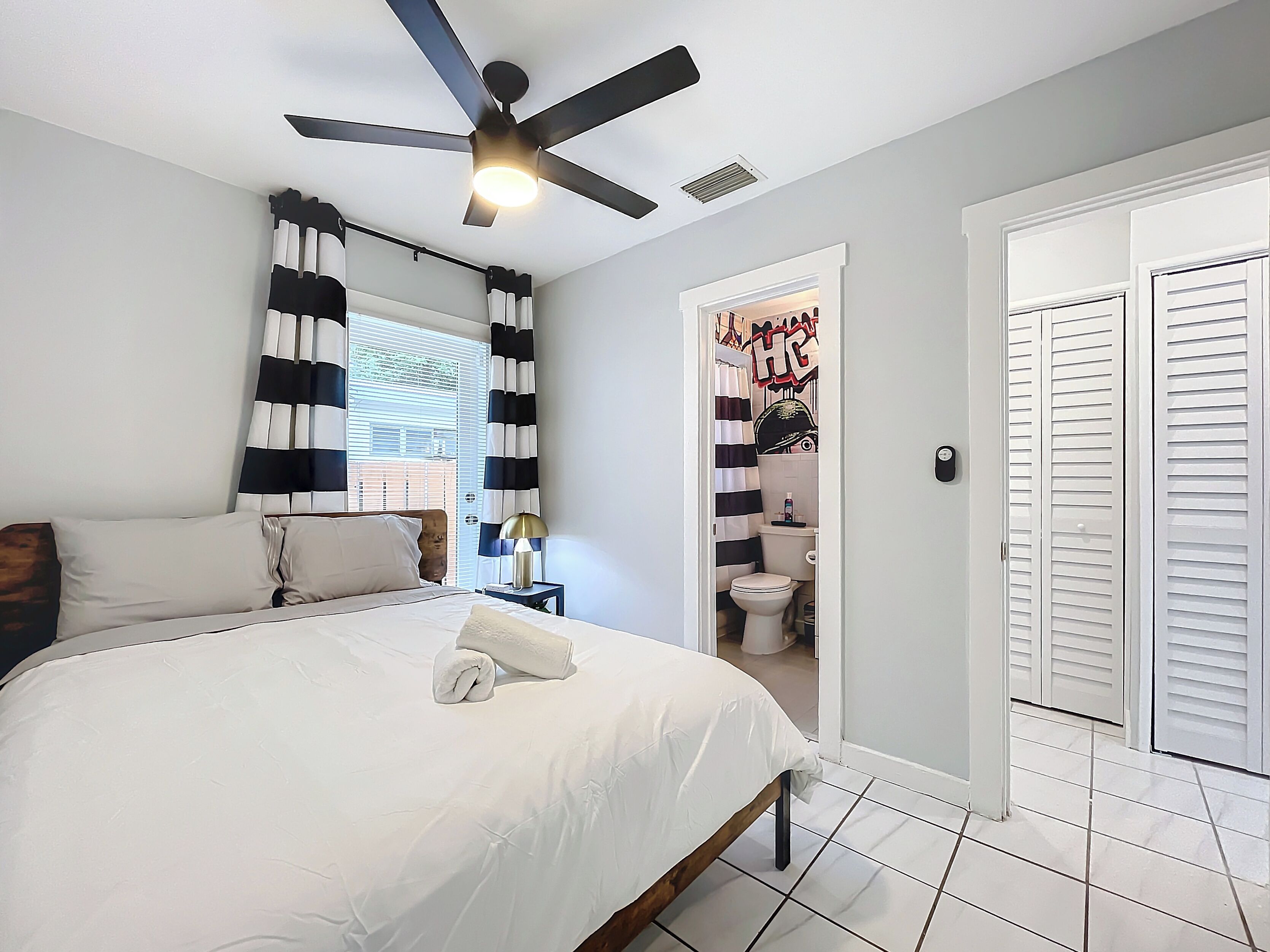 2 bedrooms, iron/ironing board, free WiFi, bed sheets