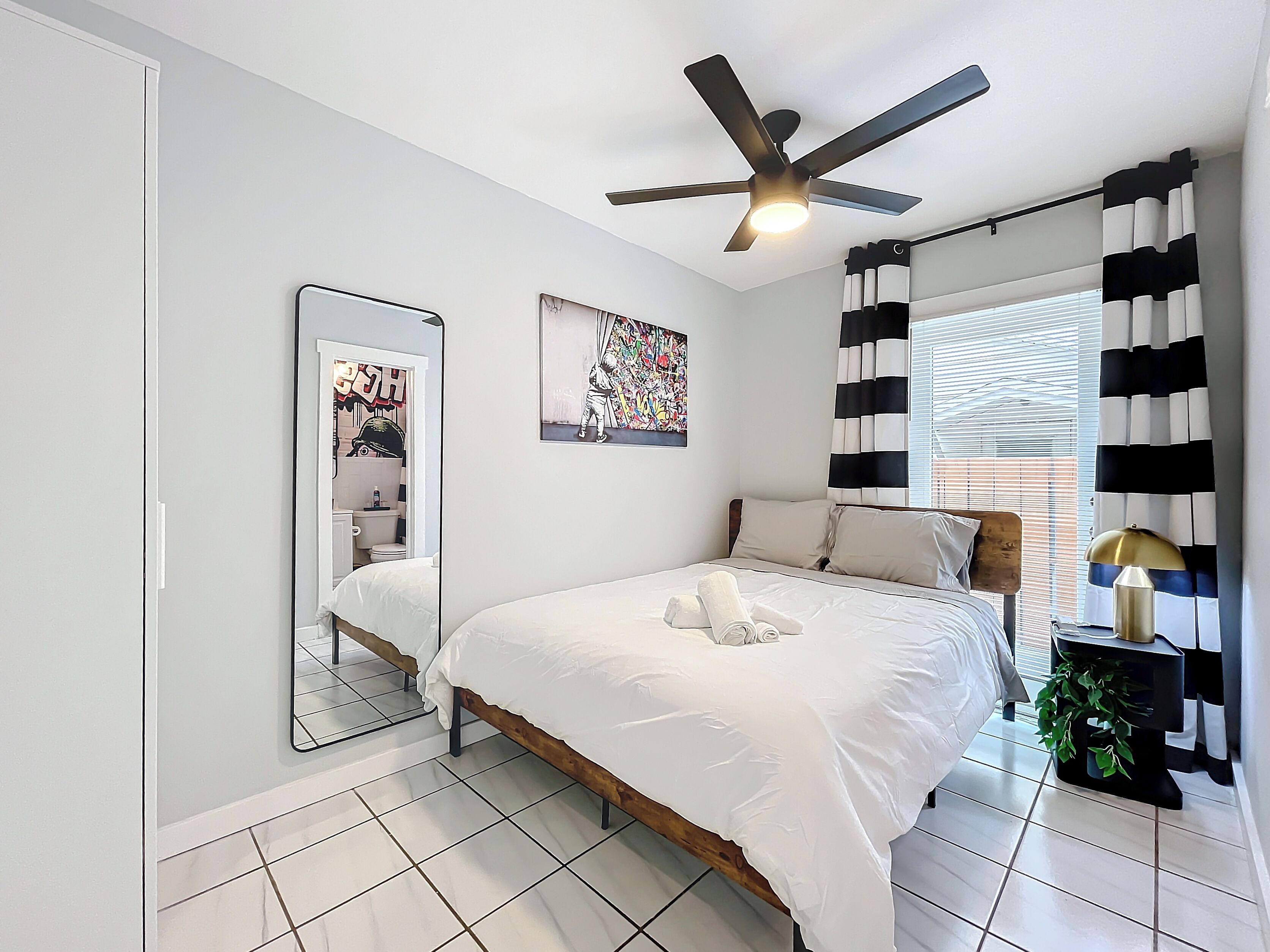 2 bedrooms, iron/ironing board, free WiFi, bed sheets