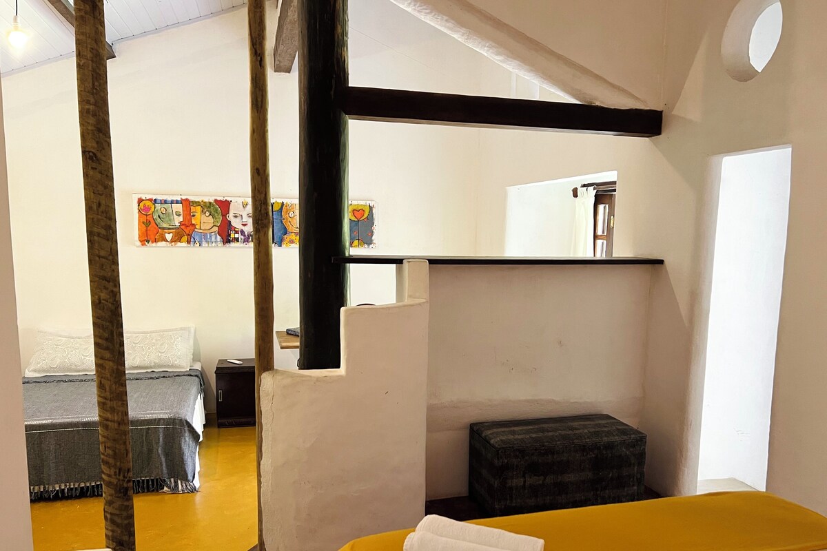 Superior Quadruple Room, Courtyard View | Wi-fi percuma, cadar katil 
