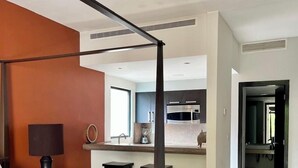 Comfort Suite, Balcony, Pool View | Free WiFi - Departamentos Aldea thai (Playa del Carmen)