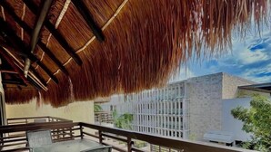 Deluxe Penthouse, Beach View | Terrace/patio - Departamentos Aldea thai (Playa del Carmen)