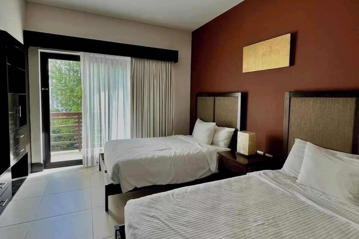 Familienapartment, Balkon, Poolblick