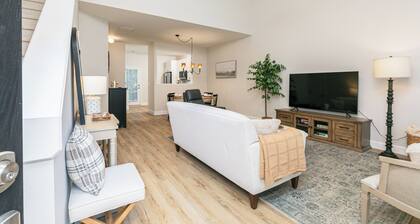 Spacious and Quiet 3-bedroom townhome with WiFi and AC in Acworth