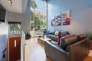 Smart TV - Luxury-award winning loft Townhouse, top location (San Diego)