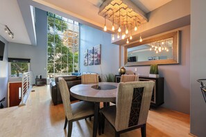 Dining - Luxury-award winning loft Townhouse, top location (San Diego)