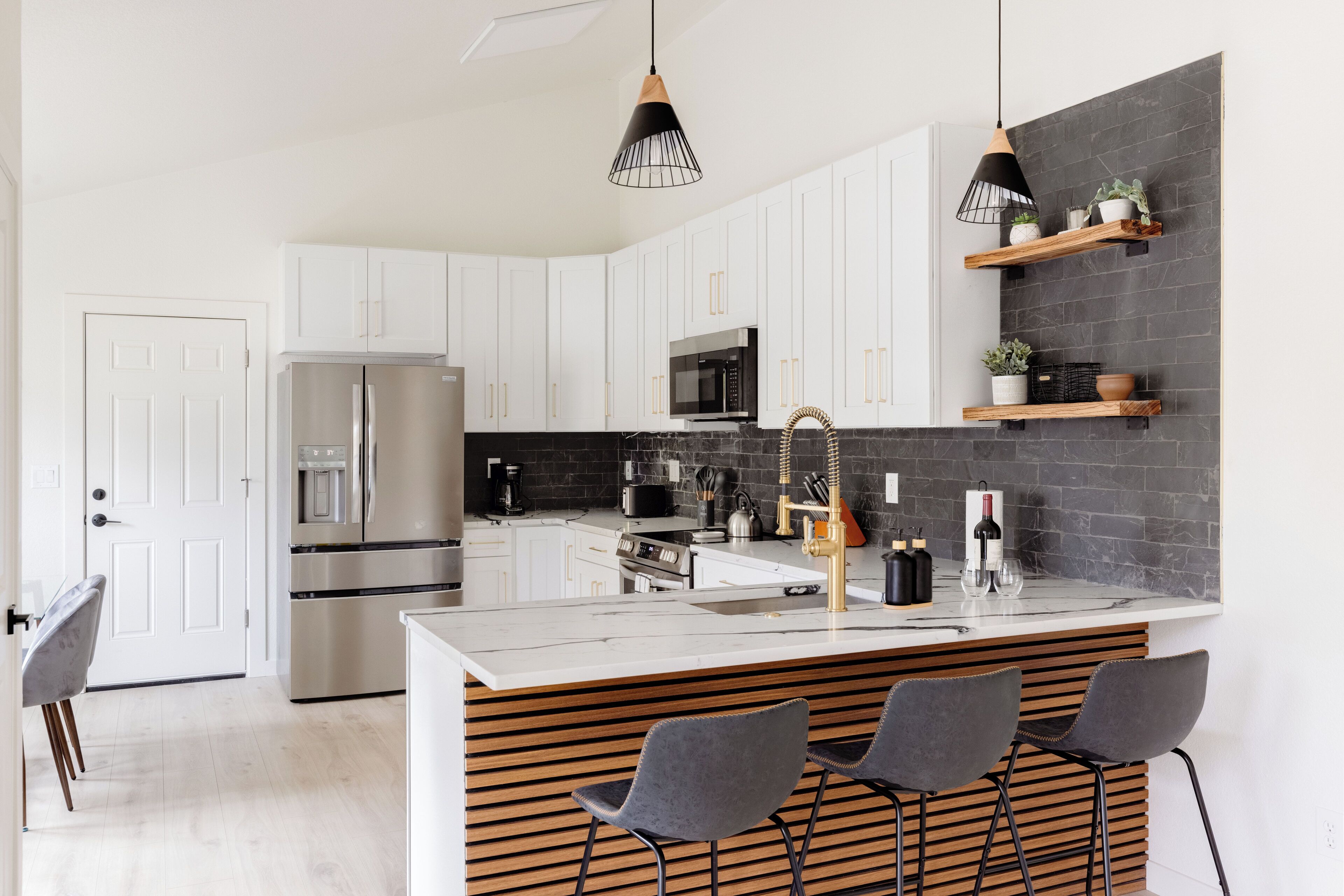 電子レンジ、オーブン、コンロ、食器洗い機