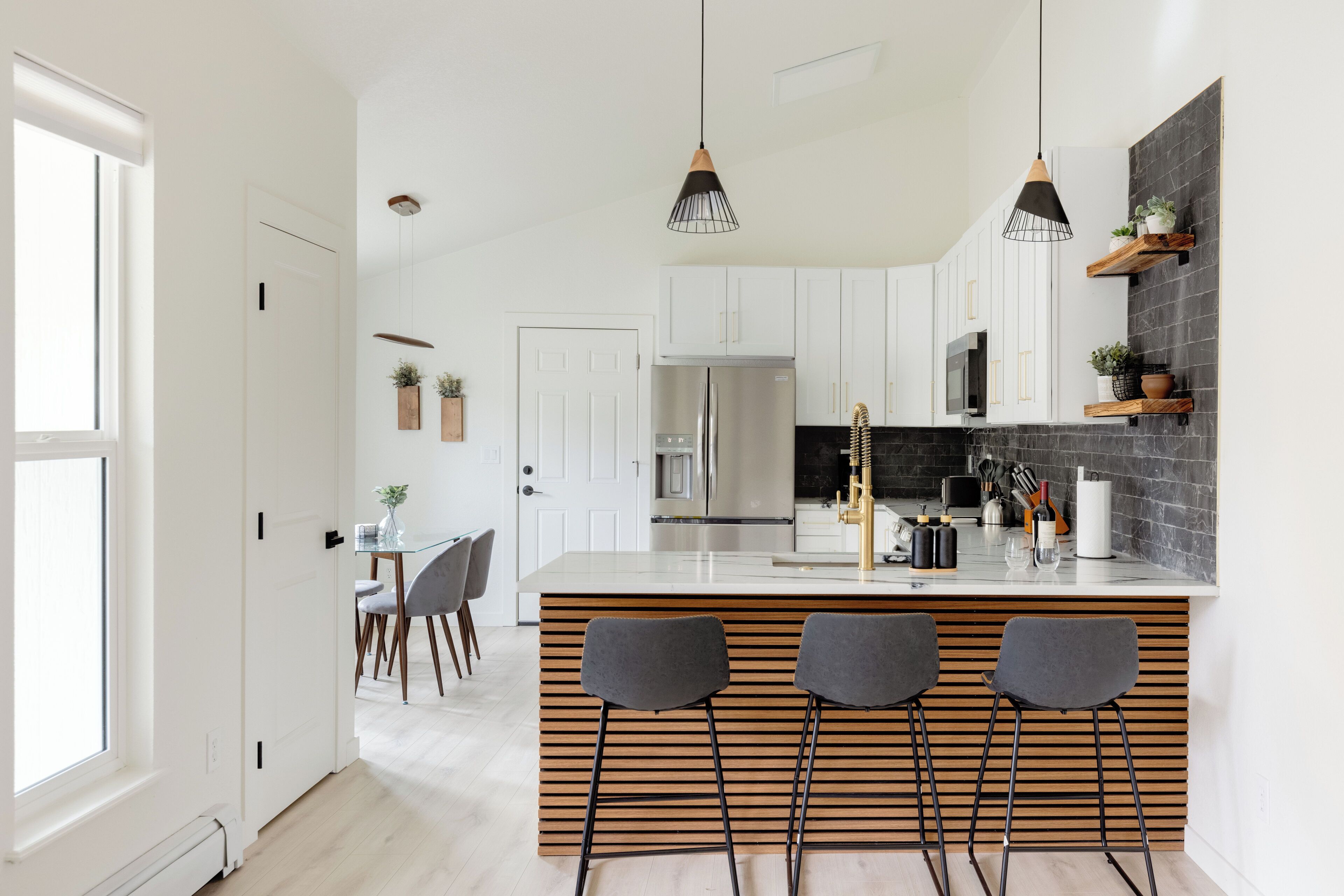 電子レンジ、オーブン、コンロ、食器洗い機