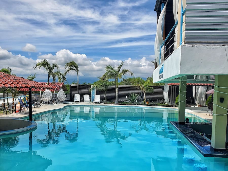 15 outdoor pools