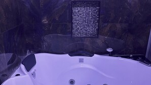Unclassified image, 5 of 31, button - Madrid Resort (Villa de San Antonio)