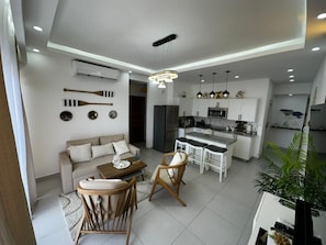 Smart TV, table tennis, music library, stereo