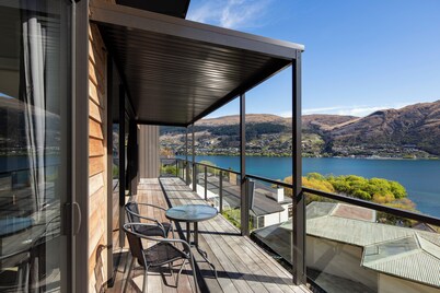 Sunny 2 bedroom home with magnificent lake views.