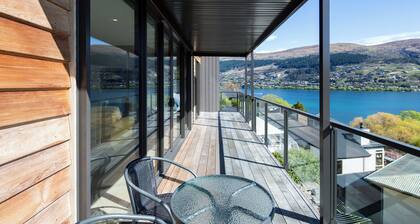 Sunny 2 bedroom home with magnificent lake views.