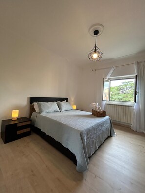 1 Schlafzimmer, Schreibtisch, Bügeleisen/Bügelbrett, WLAN