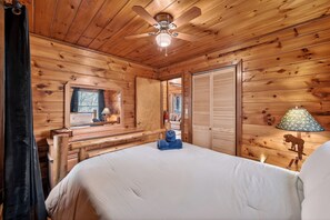 4 habitaciones, caja de seguridad en la habitación y escritorio