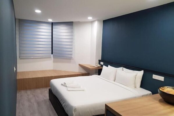 Iron/ironing board, cots/infant beds - Bloommaze Boutique Hotel Klang (Klang District)