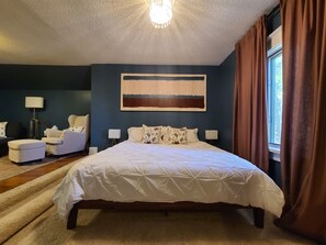 4 bedrooms, desk, iron/ironing board, WiFi - Union House - 4 bedroom century home, Uptown Waterloo (Waterloo)