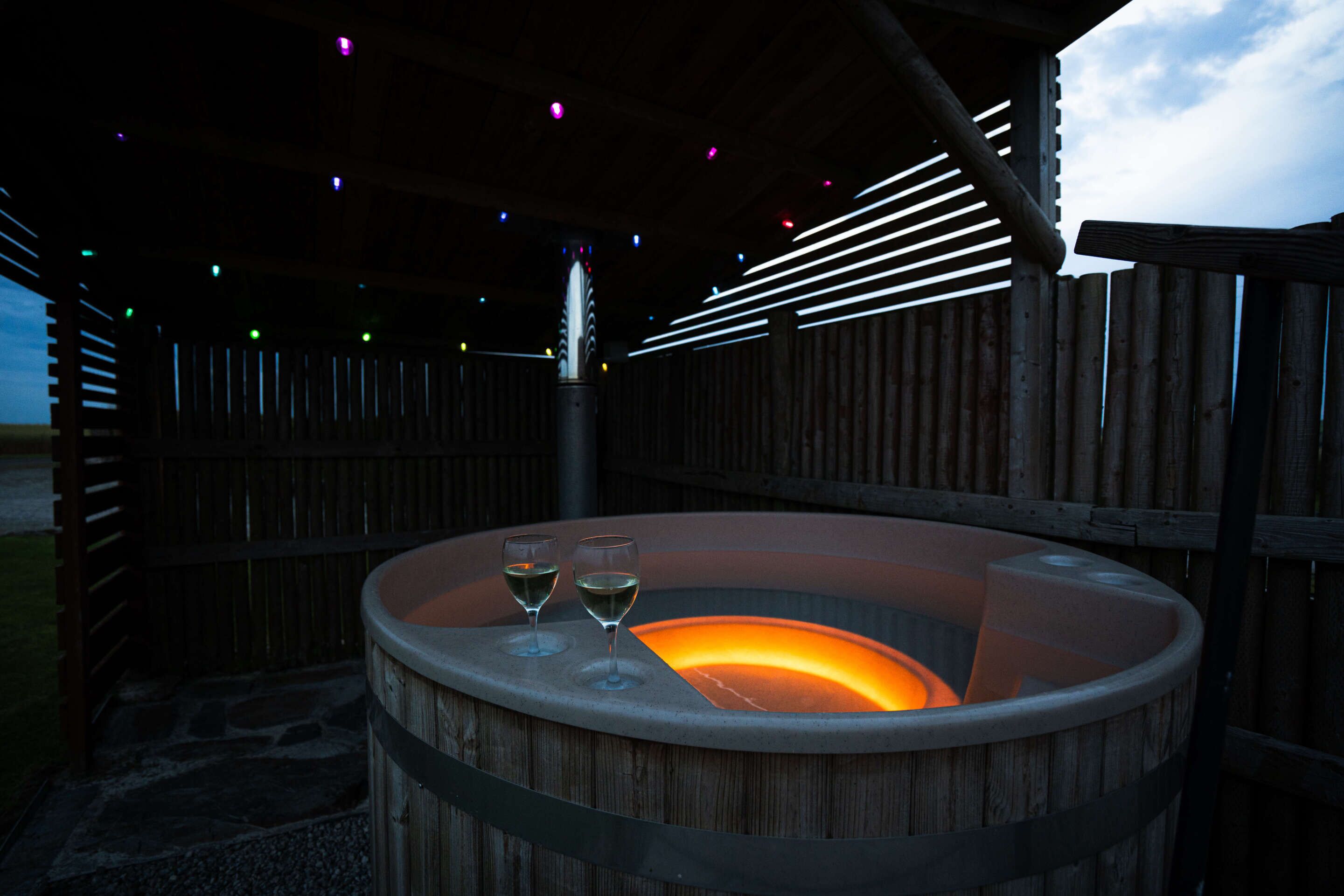 Outdoor spa tub