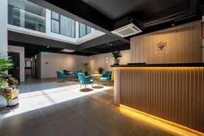 Lobby lounge - Matata Hotel Kota Kinabalu (Kota Kinabalu)