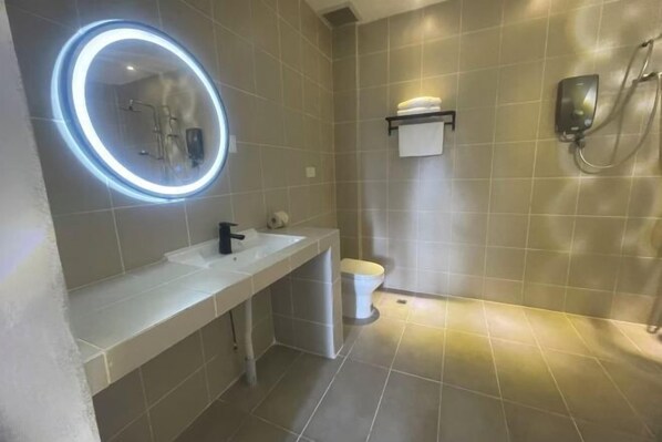 Bathroom - Ocean Village (Semporna)