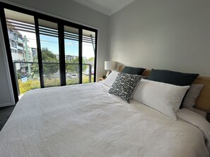 3 slaapkamers, een bureau, een strijkplank/strijkijzer, gratis wifi