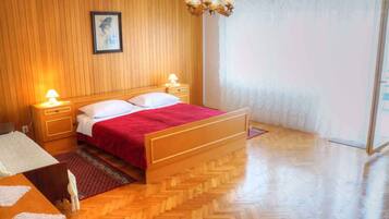 Apartment (Ferienwohnung mit Terrasse (KVACRI036)