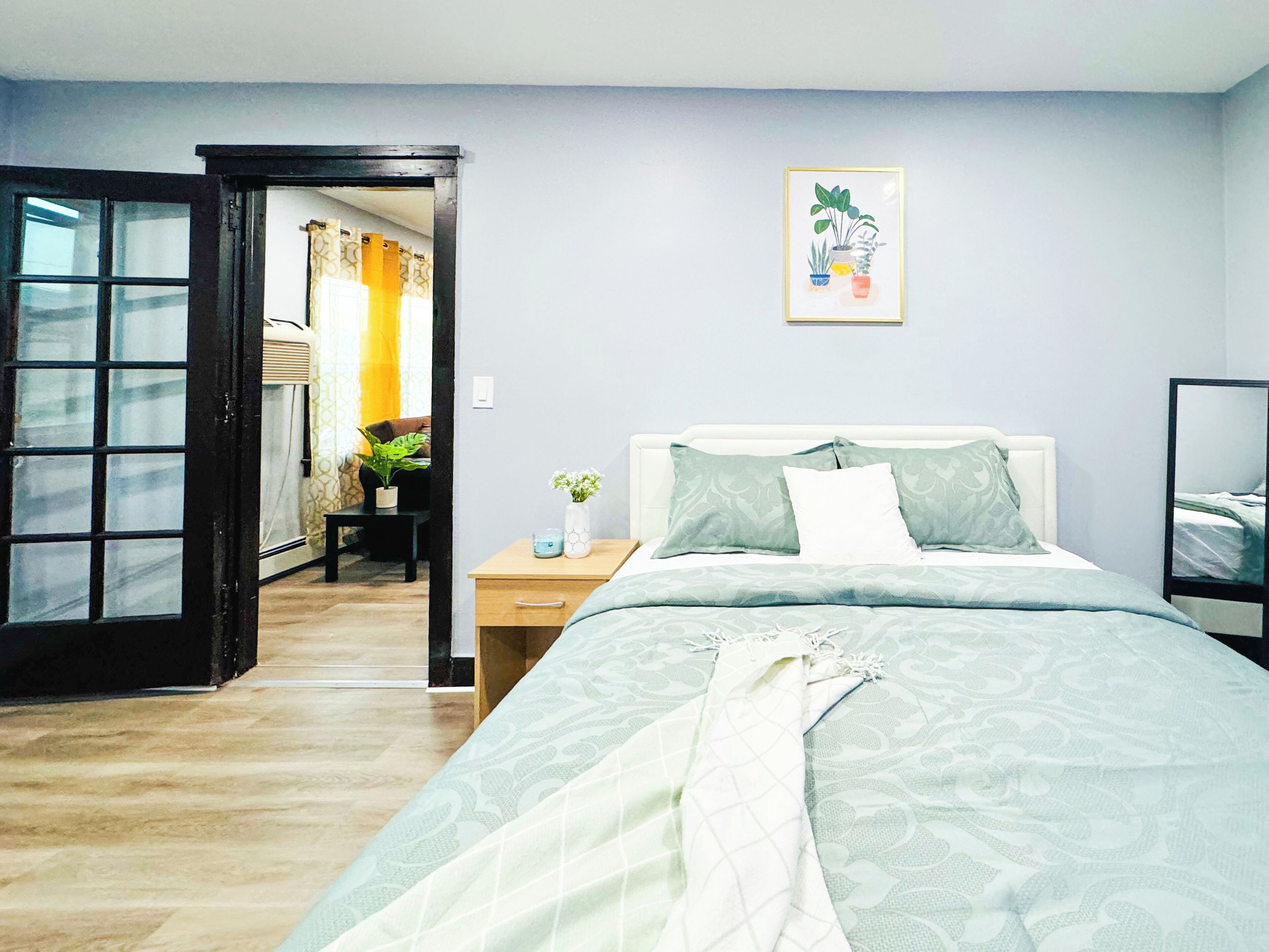 4 bedrooms, iron/ironing board, bed sheets