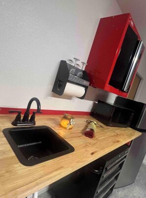 Fridge, microwave