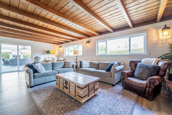 Smart-TV, Kamin, Videospiele, Drucker