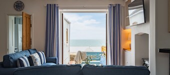 Sea Spray Cottage by Bloom Stays -  a holiday let that sleeps 4 guests  in 2 bedrooms