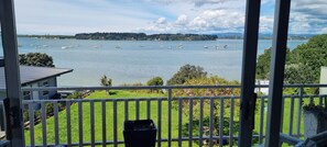 Property grounds - Pretty as a Picture (Omokoroa)