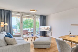 Unclassified image, 2 of 35, button