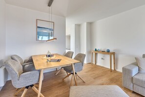 Dining - Pelka-Loft - Pelka-Loft Sierksdorf with sea view and sunny balcony (Sierksdorf)