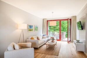 Unclassified image, 4 of 16, button